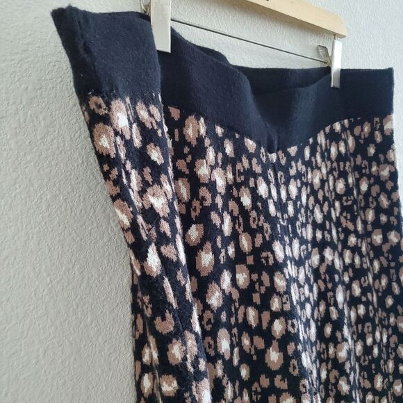 LOGO by Lori Goldstein Knit Pants 4XL Brown Wide Leg Cheetah Print Pull On - Picture 4 of 7